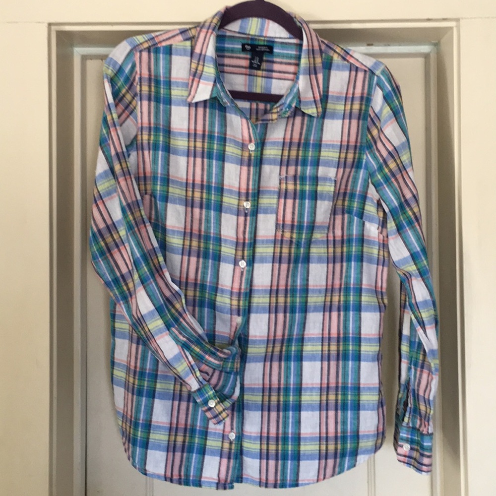 Gap button up shirt (size med)